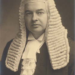 Gordon_Hewart,_1st_Viscount_Hewart.jpg
