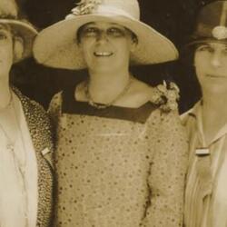 Eleanor_Hinder_1928.jpg
